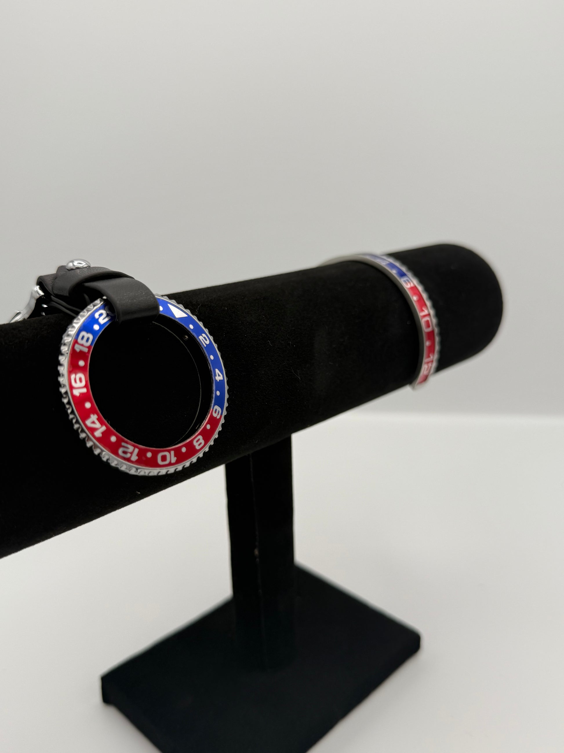 Pepsi Style Bracelet and Keyring Gift Set.