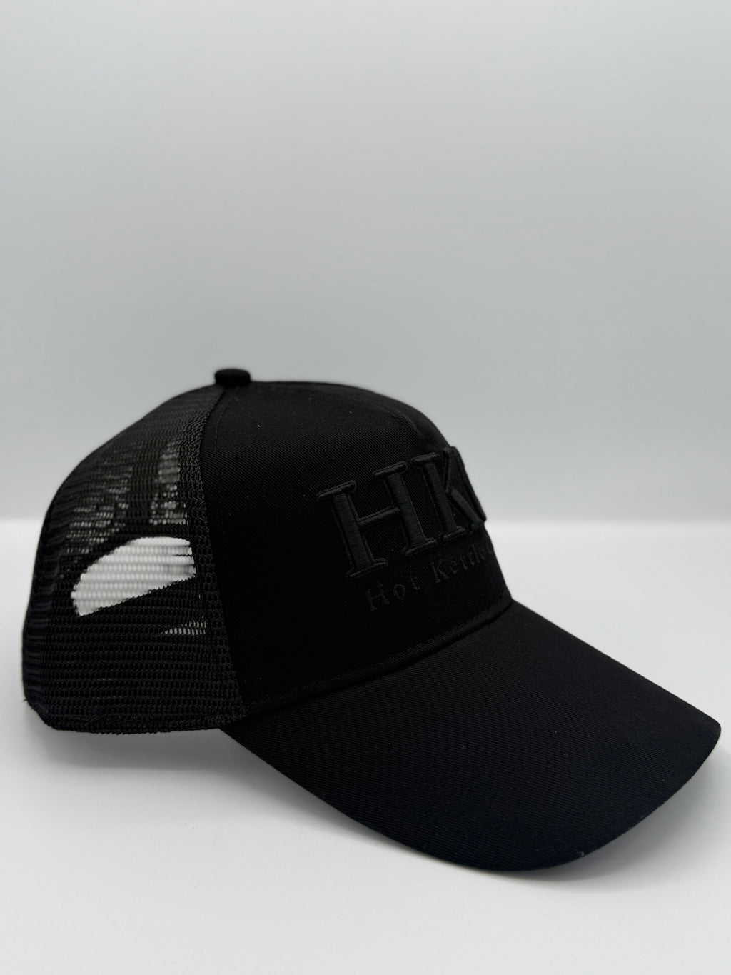 HKC Signature Kettle Lid — All Black. All Class.